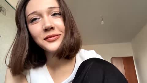 Snapshot of julianbatman chatting on March 16, 11:03 am Kira online show from March 16, 11:03 am