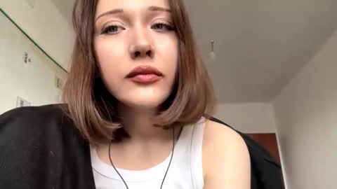 Snapshot of julianbatman chatting on March 17, 9:12 am Kira online show from March 17, 9:12 am