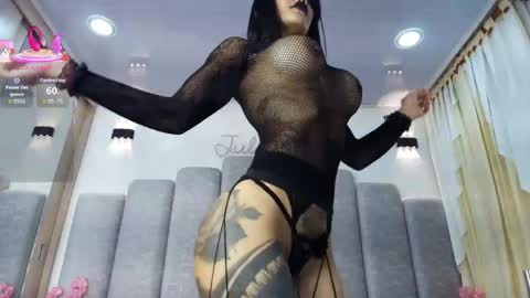 juliane_swee1 online show from May 21, 10:50 pm