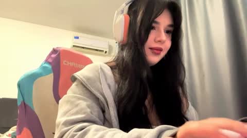 Snapshot of julianesanzo chatting on May 22, 9:15 am MIa online show from May 22, 9:15 am