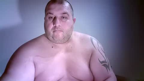 Snapshot of julianoparno chatting on December 5, 3:15 am Juliano online show from December 5, 3:15 am