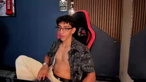 Julian online show from June 25, 8:46 pm