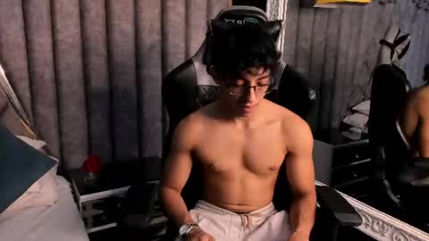 Julian online show from July 27, 9:33 pm
