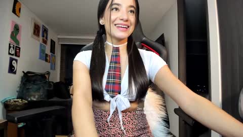 Jeimy Help me to reach 100 thumbs up online show from December 7, 4:09 am