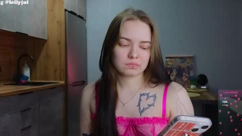 julidropp online show from March 5, 8:00 pm