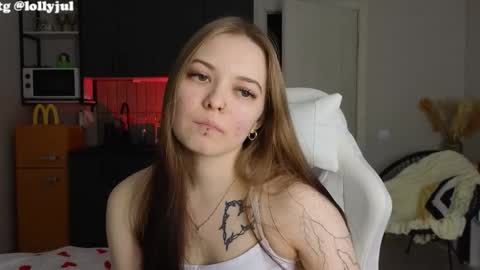 julidropp online show from October 9, 6:06 pm