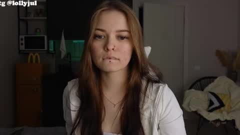 julidropp online show from October 26, 7:20 pm