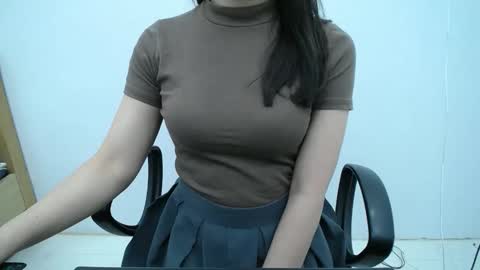 julie9x online show from November 29, 11:52 pm