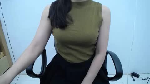 julie9x online show from April 27, 8:29 pm