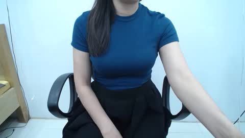 Snapshot of julie9x chatting on May 16, 9:57 pm julie9x online show from May 16, 9:57 pm