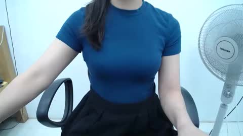 Snapshot of julie9x chatting on June 7, 8:56 pm julie9x online show from June 7, 8:56 pm