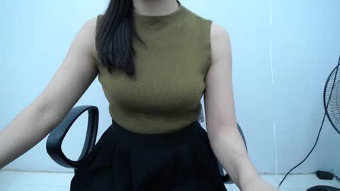 julie9x online show from June 29, 8:31 pm