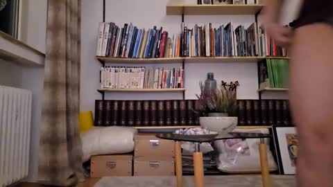 Julie online show from March 17, 6:55 pm