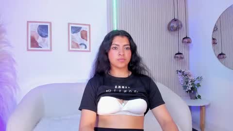 Snapshot of julie_devani chatting on November 15, 8:05 pm julie_devani online show from November 15, 8:05 pm