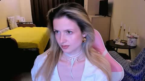 Julie online show from March 17, 3:15 pm