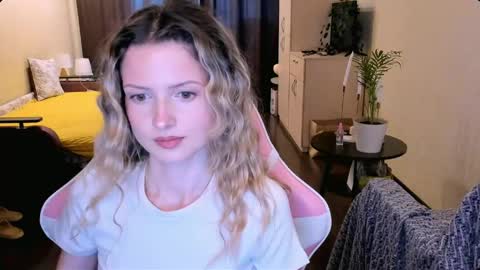 Julie online show from May 10, 2:33 pm