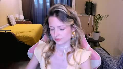 Julie online show from May 12, 2:58 pm