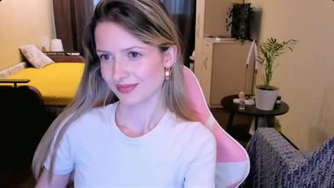 Julie online show from May 16, 2:27 pm