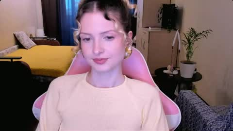 Julie online show from May 17, 1:29 pm