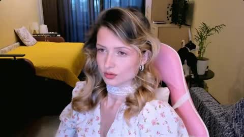 Julie online show from May 21, 2:24 pm