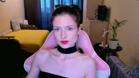 Julie online show from May 24, 2:00 pm