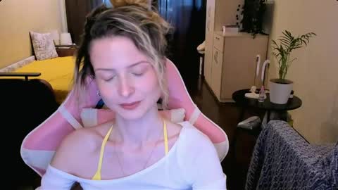 Julie online show from May 27, 2:14 pm