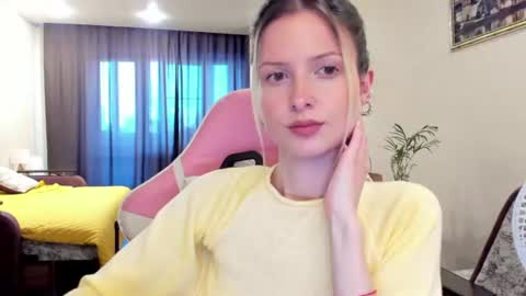 Julie online show from June 12, 2:38 pm