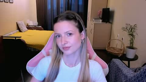 Julie online show from July 1, 2:29 pm