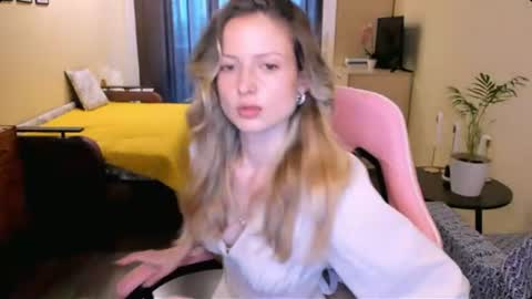 Julie online show from July 7, 6:47 am