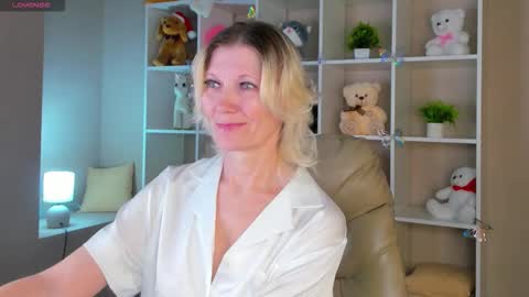 Julie Lucasss online show from February 23, 1:03 am