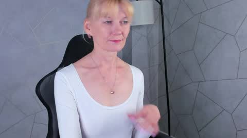 Julie Lucasss online show from May 13, 12:19 am