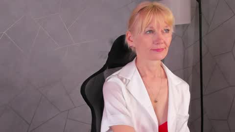 Julie Lucasss online show from May 16, 12:07 am