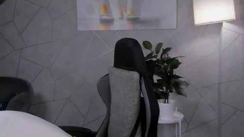 Julie Lucasss online show from May 21, 12:28 am