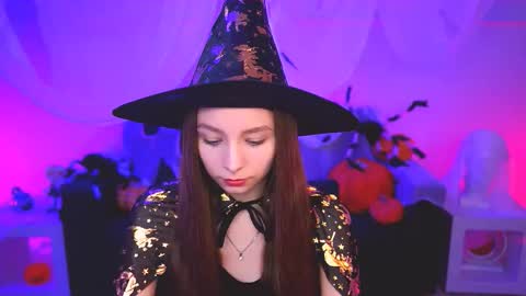 Snapshot of juliedaniel chatting on October 27, 5:22 am juliedaniel online show from October 27, 5:22 am