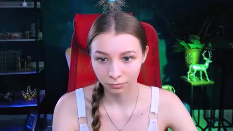 Snapshot of juliedaniel chatting on November 12, 5:30 am juliedaniel online show from November 12, 5:30 am