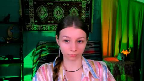 Snapshot of juliedaniel chatting on November 18, 5:01 am juliedaniel online show from November 18, 5:01 am