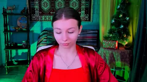 Snapshot of juliedaniel chatting on December 15, 8:18 am juliedaniel online show from December 15, 8:18 am