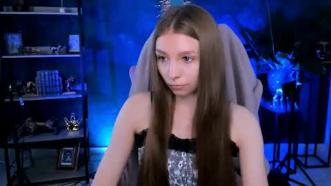 Snapshot of juliedaniel chatting on June 18, 4:02 am juliedaniel online show from June 18, 4:02 am