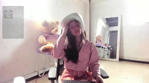 Snapshot of juliee_ross chatting on May 31, 2:13 pm juliee_ross online show from May 31, 2:13 pm