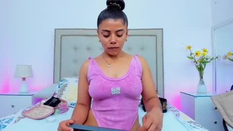 Julieehabubu online show from March 4, 3:01 am