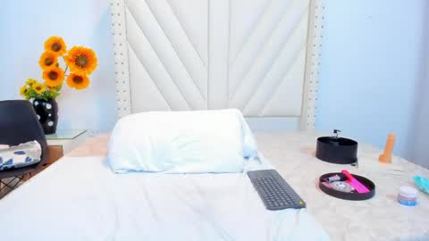 Julieehabubu online show from April 30, 10:36 pm