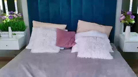 juliehill online show from March 11, 7:58 am