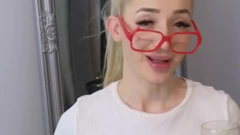 Julia online show from February 23, 11:58 pm