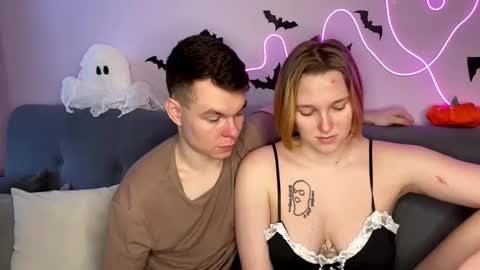 Snapshot of julielourens chatting on November 2, 8:06 am Julie and Thomas online show from November 2, 8:06 am