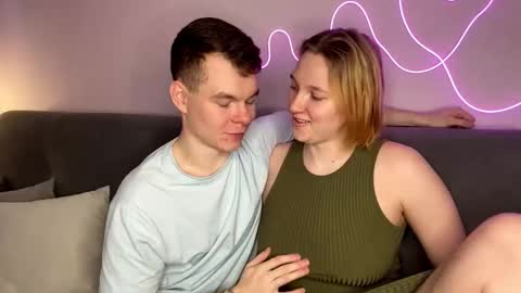 Snapshot of julielourens chatting on November 9, 8:12 am Julie and Thomas online show from November 9, 8:12 am