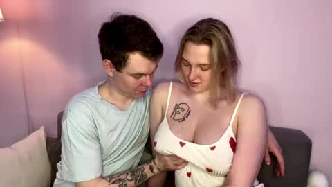 Julie and Thomas online show from May 6, 7:02 am