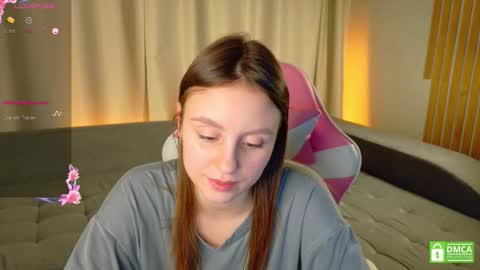 julieqt online show from December 5, 5:31 pm