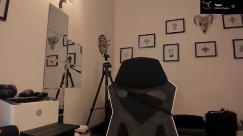 Snapshot of juliet_sourire chatting on January 25, 6:12 am juliet_sourire online show from January 25, 6:12 am