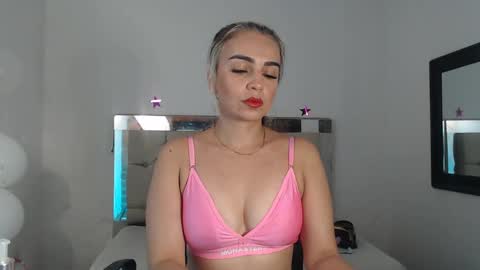 julieta__fox_ online show from January 24, 3:32 am