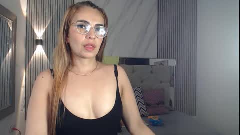 julieta__fox_ online show from September 14, 2:44 am